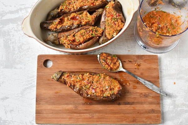 Баклажаны с начинкой Баклажаны с начинкой