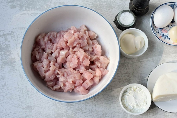Рубленые куриные котлеты с сыром Рубленые куриные котлеты с сыром