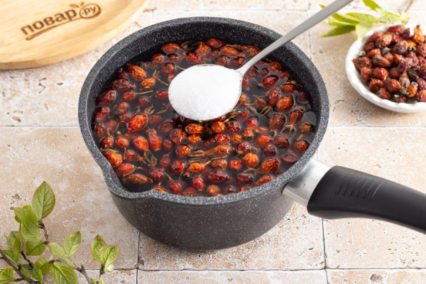 Компот из шиповника сушеного Компот из шиповника сушеного