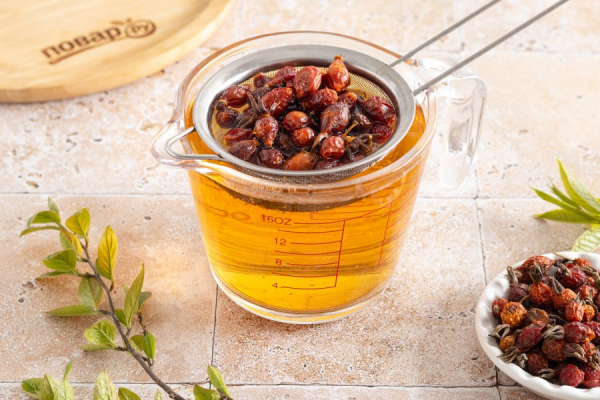 Компот из шиповника сушеного Компот из шиповника сушеного