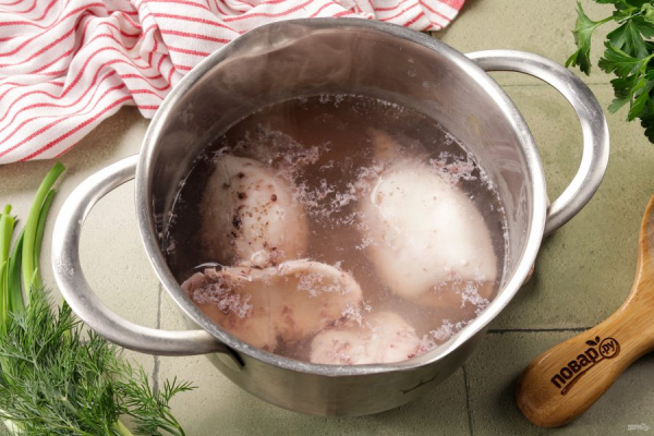 Салат с кальмаром, огурцом и грибами Салат с кальмаром, огурцом и грибами