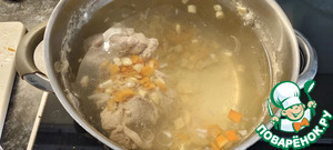 Суп с индейкой, вешенками и фунчозой⁠